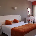 ホテル Naranjos