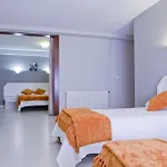 ホテル Naranjos