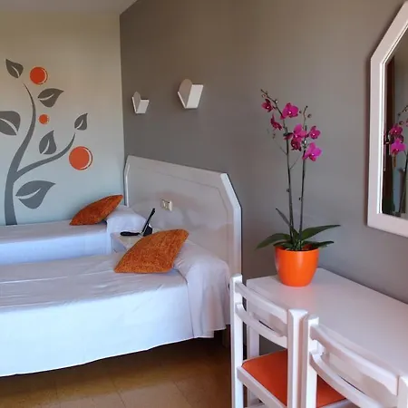 Naranjos Hotel A Revolta