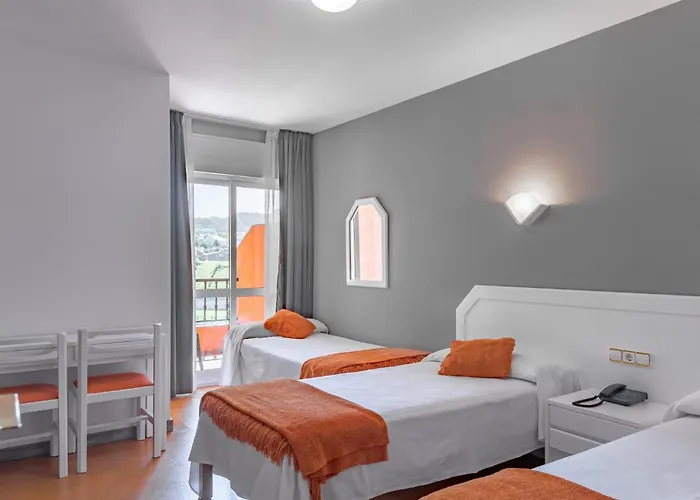 洛斯那然约斯酒店 2* 莱沃尔塔