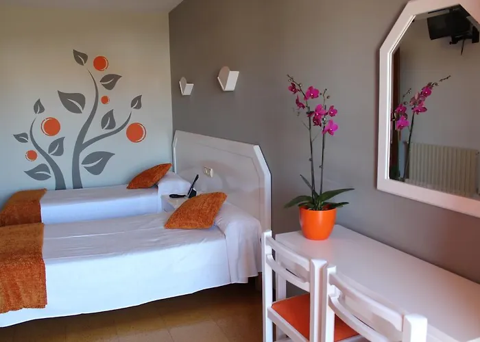 Naranjos Hotel A Revolta